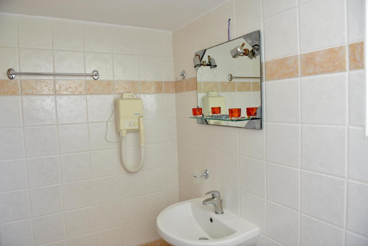 Korali Aparthotel Almiropótamos Exteriör bild